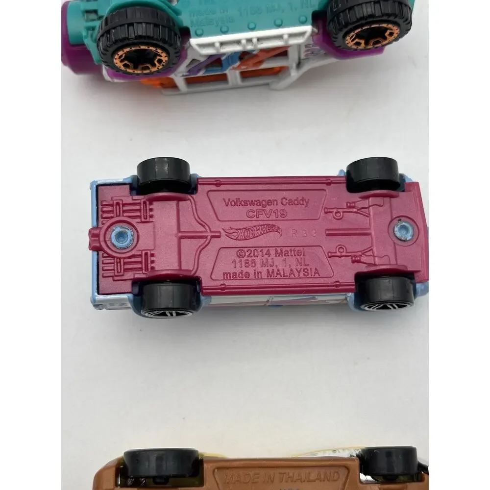 Vintage Hot Wheels Lot Of 5 Cars. FJ, Camaro, VW, Nissan GT And Howlin Heat.